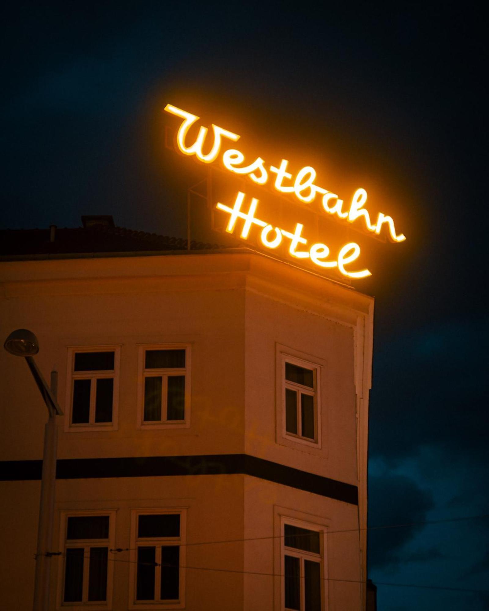 Hotel Westbahn Viena Exterior foto